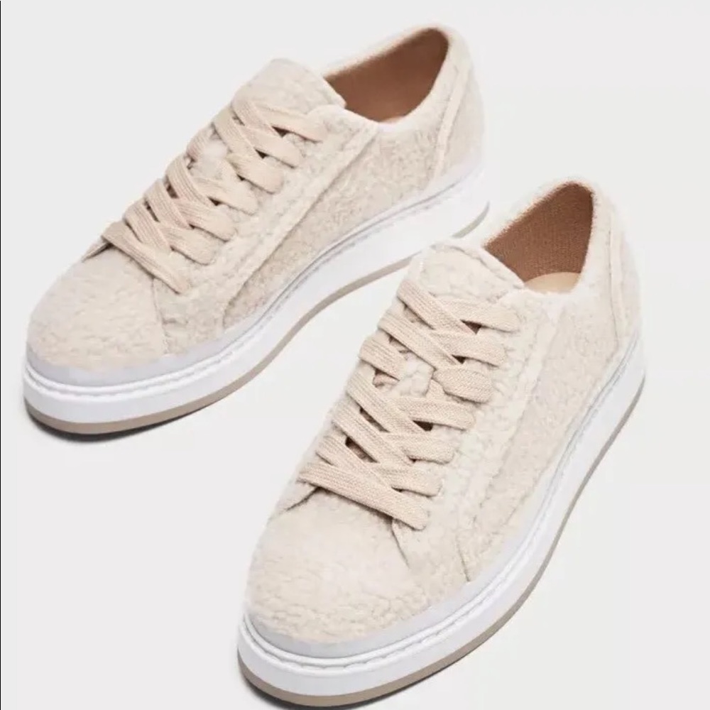 COPY - Zara TRF Women  Ecru Beige Faux Fur Sneakers White Soles 11